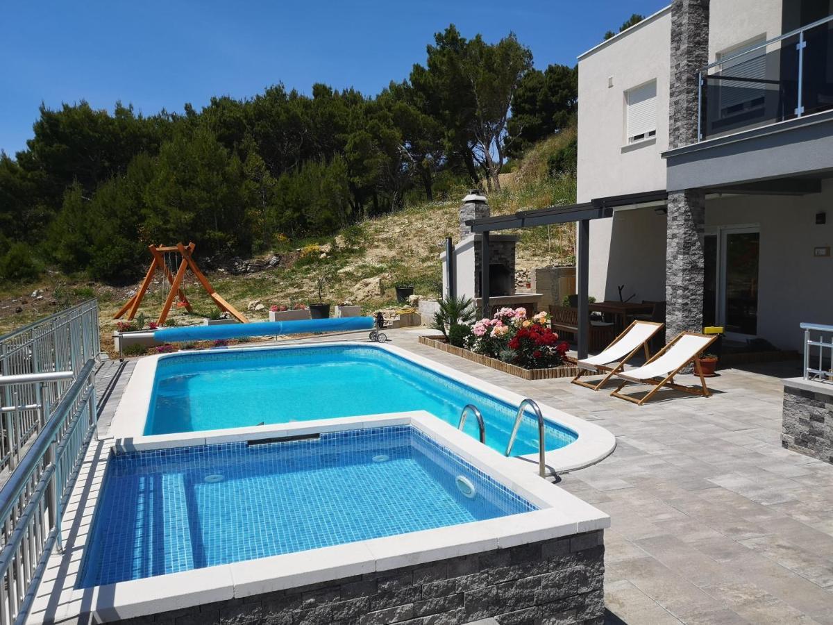אומיס Villa Sara With Sea View And Private Heated Pool מראה חיצוני תמונה