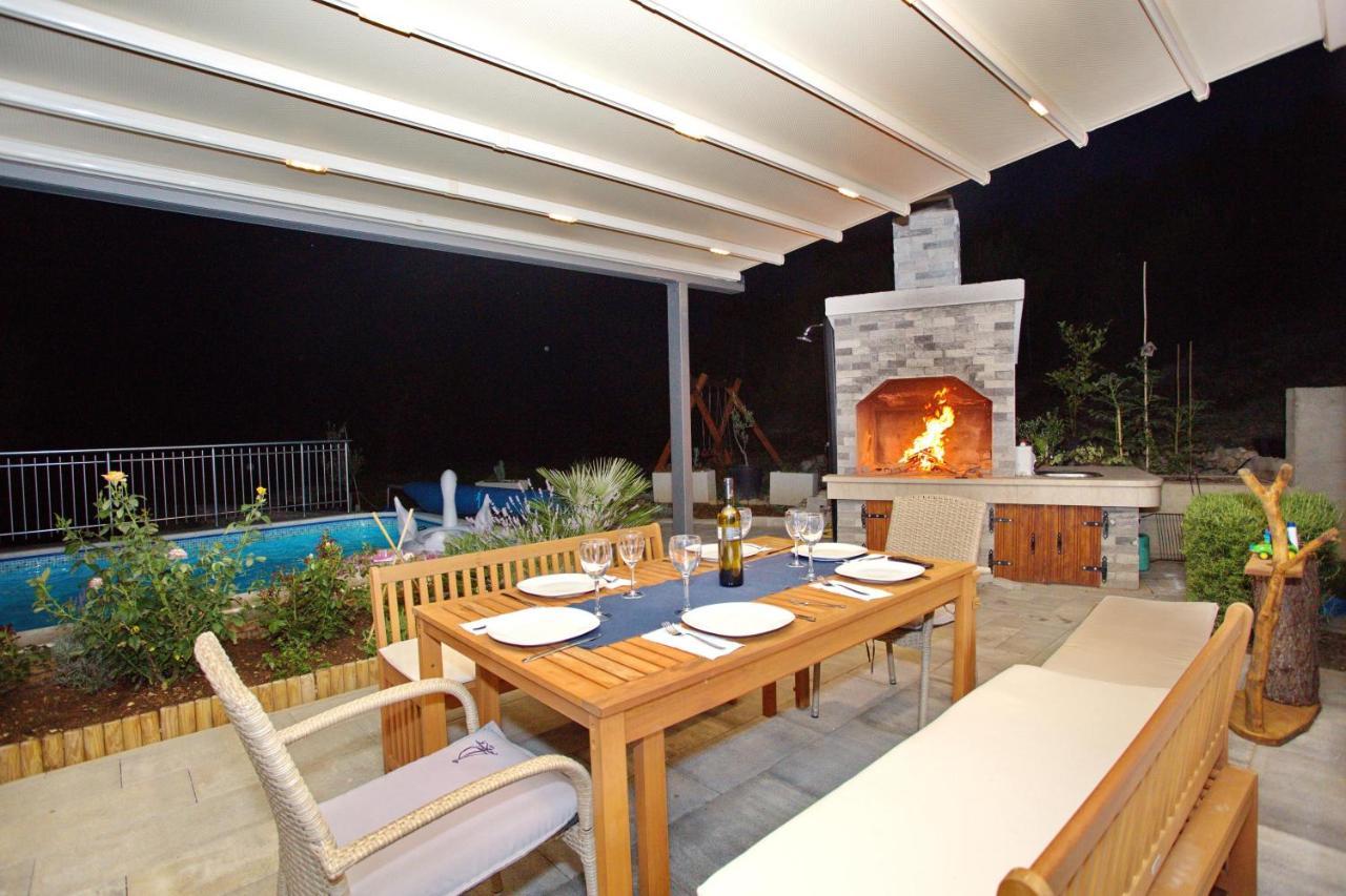 אומיס Villa Sara With Sea View And Private Heated Pool מראה חיצוני תמונה