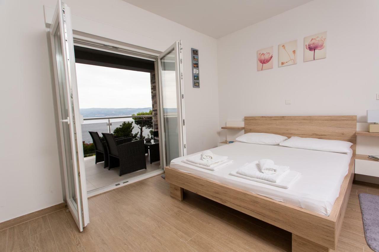 אומיס Villa Sara With Sea View And Private Heated Pool מראה חיצוני תמונה