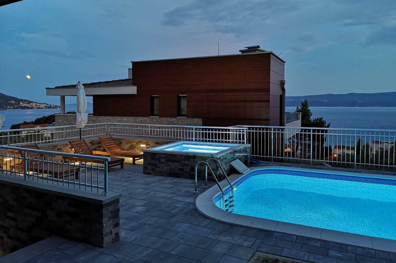 אומיס Villa Sara With Sea View And Private Heated Pool מראה חיצוני תמונה
